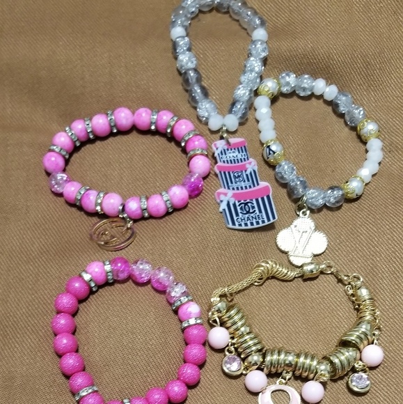 Charm bracelets - Picture 3 of 7